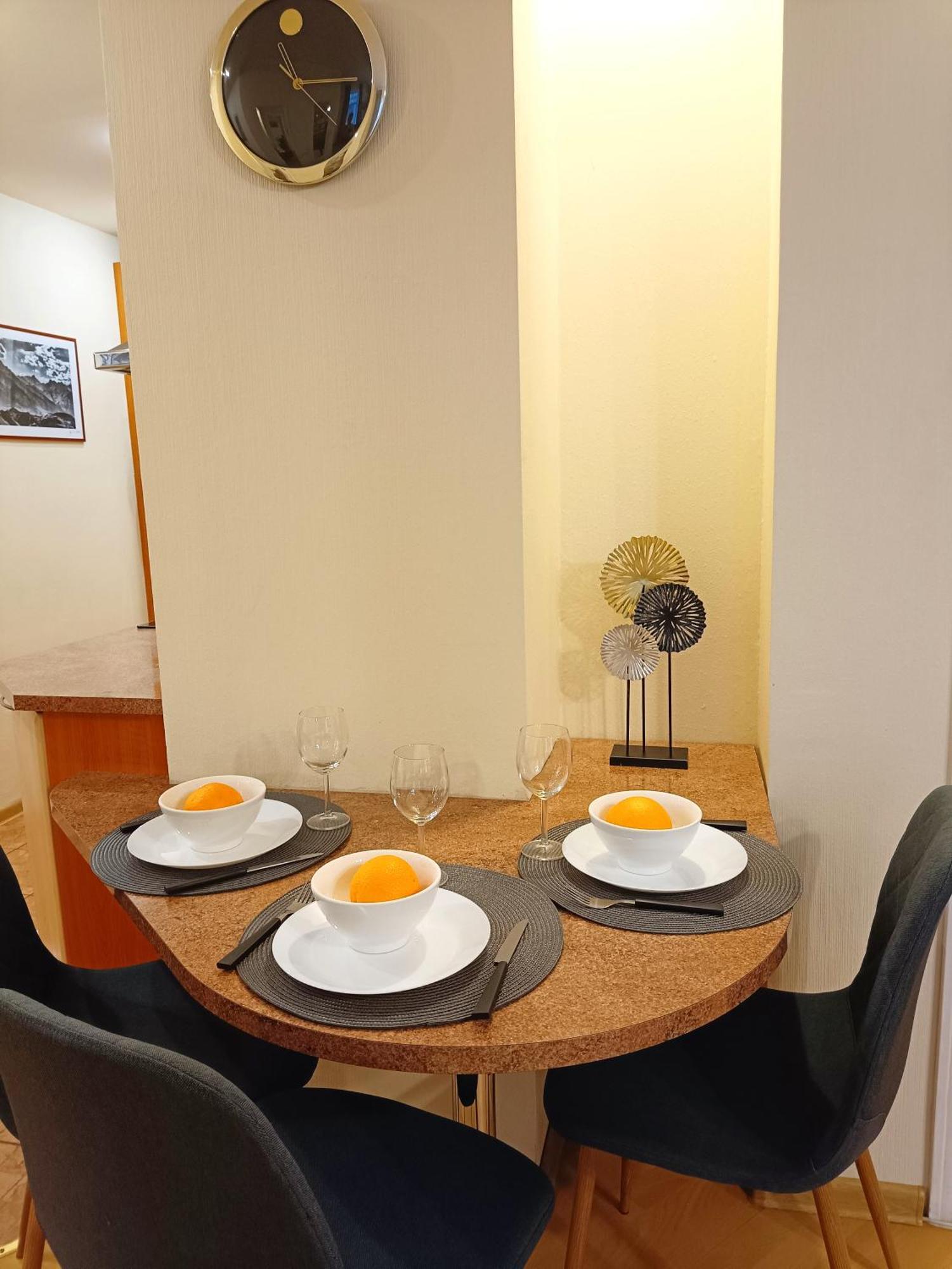 Two Bedroom Apartment In Old Town, Up To 6 Guests Riga Exterior photo